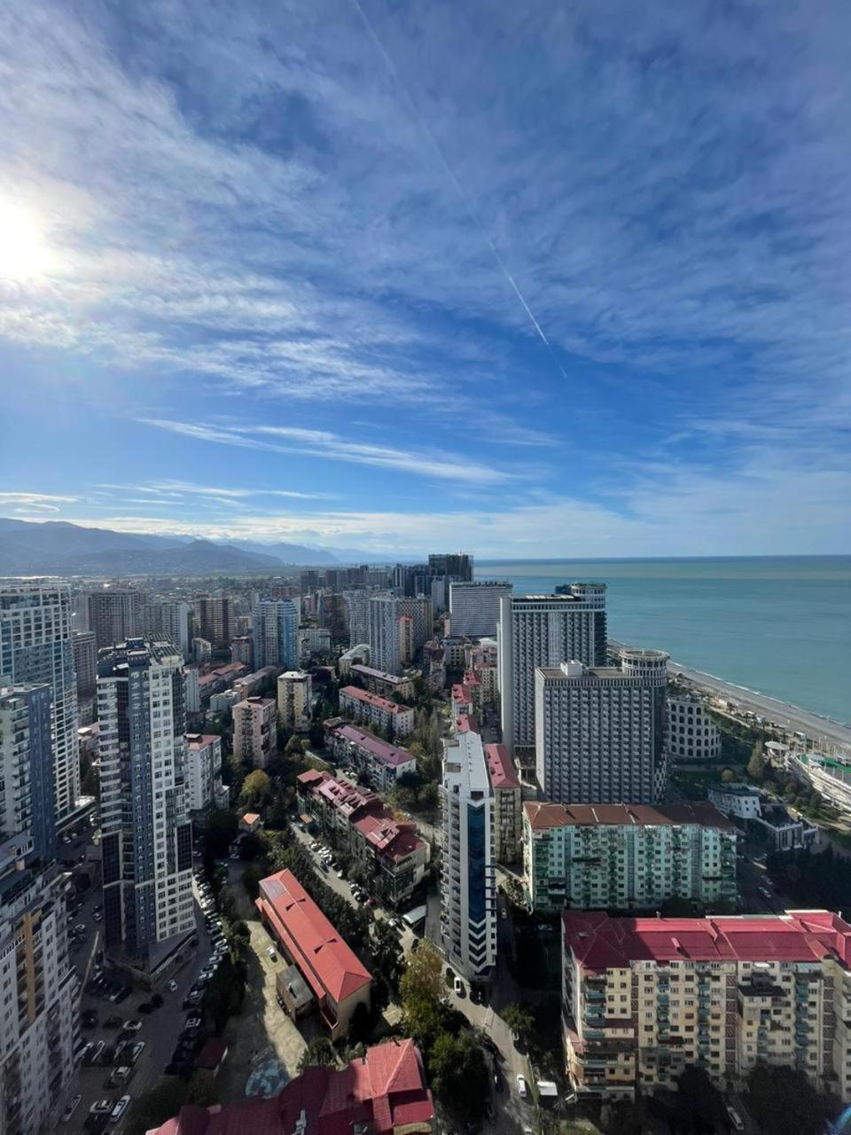 Orbi Сiti Sunshine Apartments 巴统 外观 照片