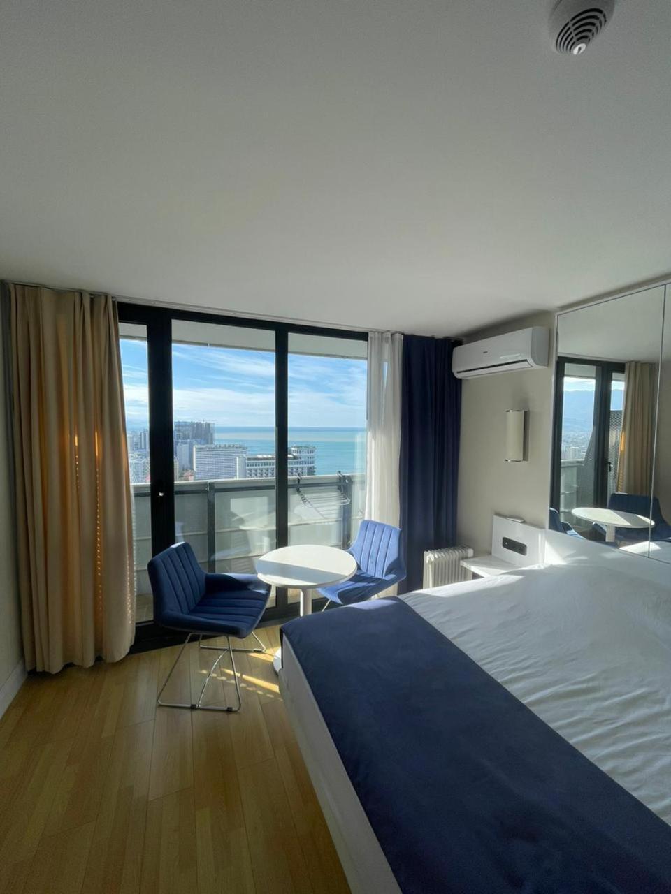 Orbi Сiti Sunshine Apartments 巴统 外观 照片